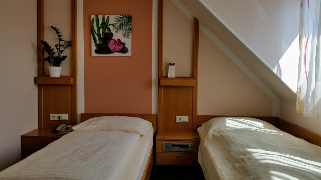 Gasthof Landhotel Gruner Baum Cadolzburg ภายนอก รูปภาพ