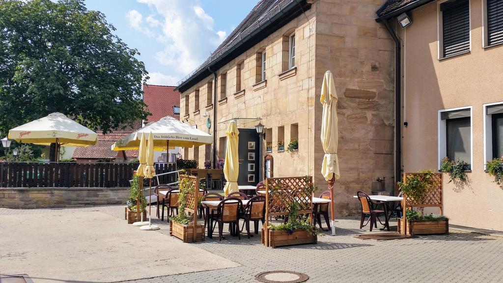 Gasthof Landhotel Gruner Baum Cadolzburg ภายนอก รูปภาพ