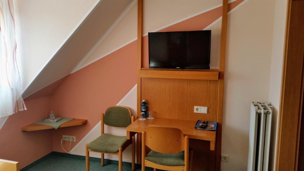Gasthof Landhotel Gruner Baum Cadolzburg ภายนอก รูปภาพ