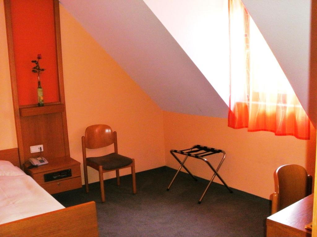 Gasthof Landhotel Gruner Baum Cadolzburg ภายนอก รูปภาพ