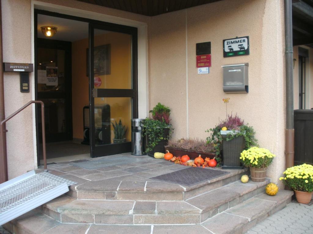 Gasthof Landhotel Gruner Baum Cadolzburg ภายนอก รูปภาพ