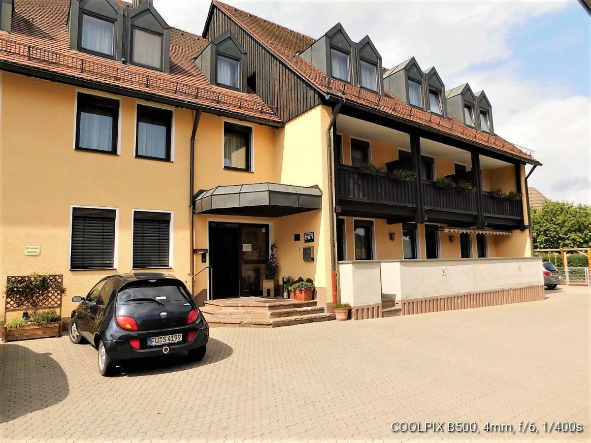 Gasthof Landhotel Gruner Baum Cadolzburg ภายนอก รูปภาพ